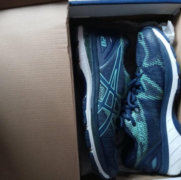 ASICS - Picture 8 of 8